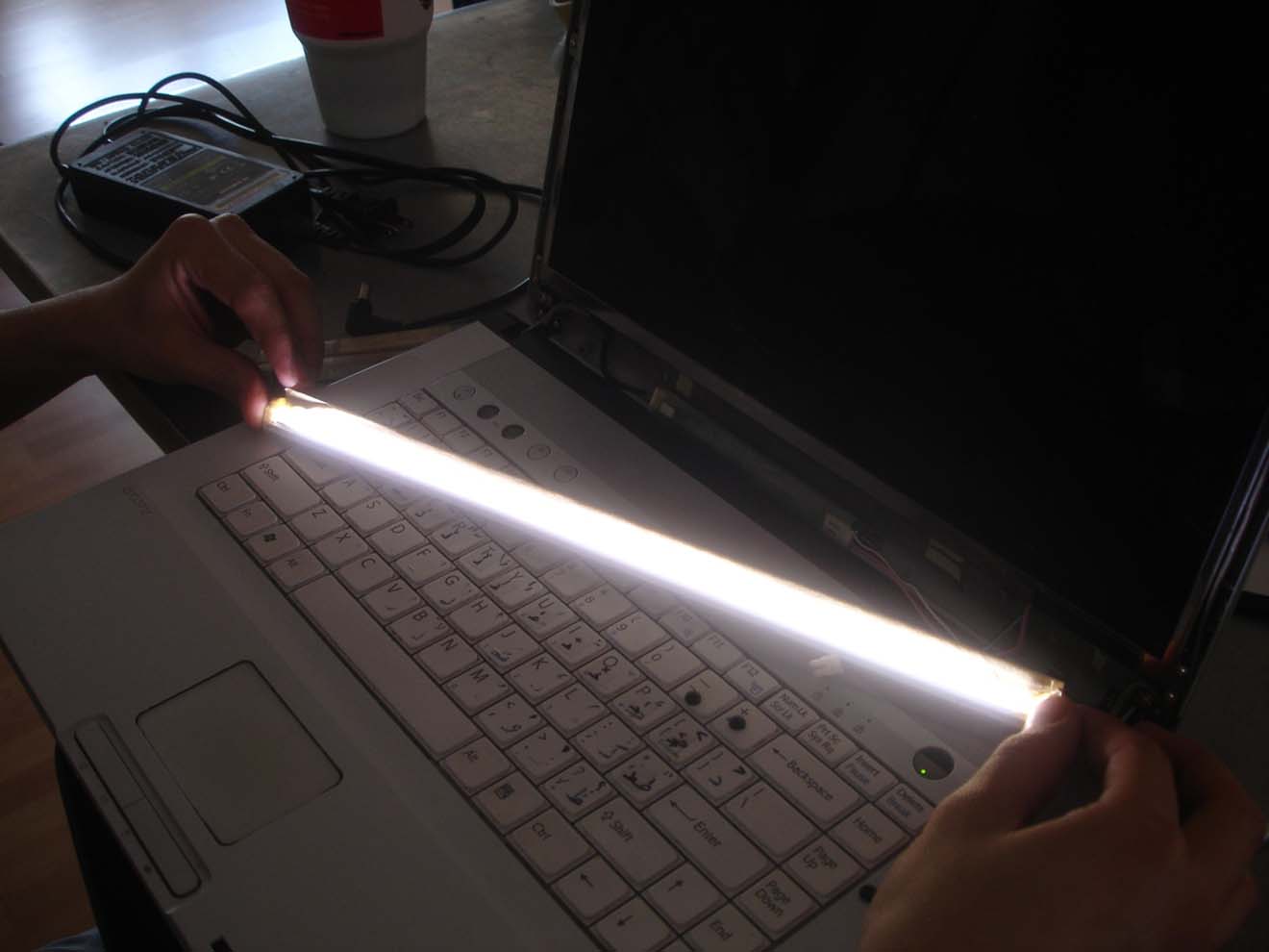 Замена и ремонт подсветки экрана ноутбука в Бресте